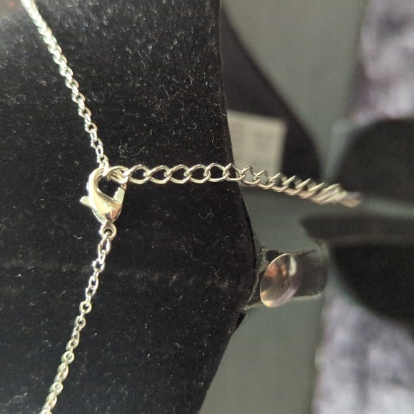 Unmarked Wild Pearl Stone Silver Tone Locket w/Adjustable Chain - Picture 5 of 7